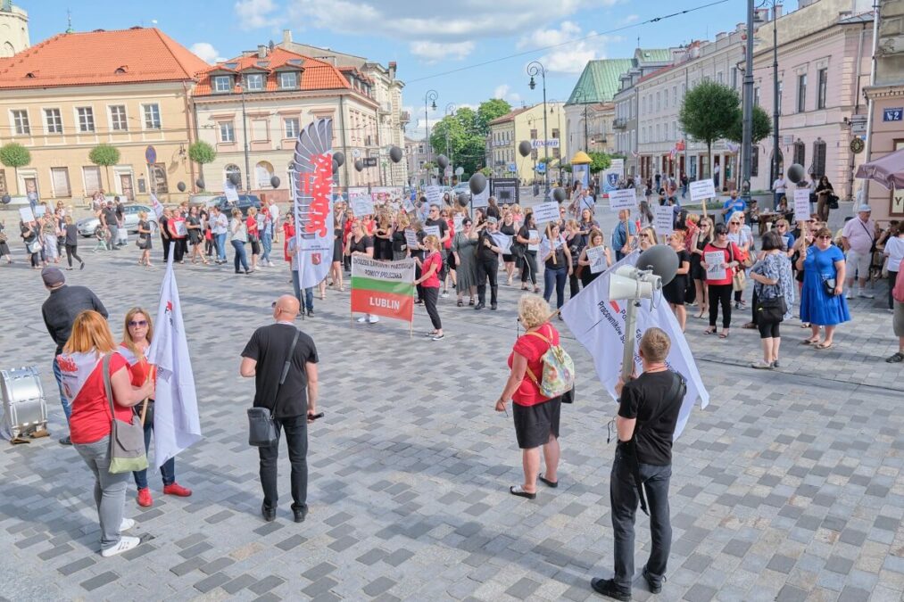 Protest pracowników MOPR-u Lublin 23 czerwca