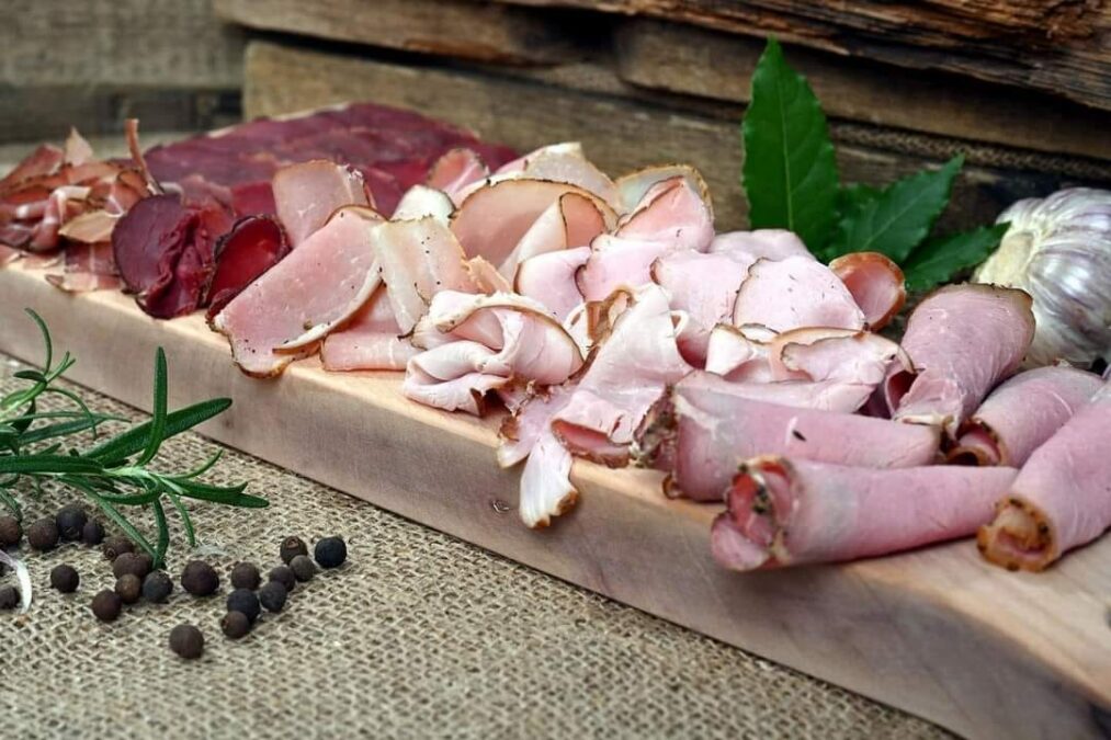 Botanika – delikatesy ze świeżym i naturalnym jedzeniem w Lublinie 1 Naturalne wędliny dostępne w delikatesach Botanika