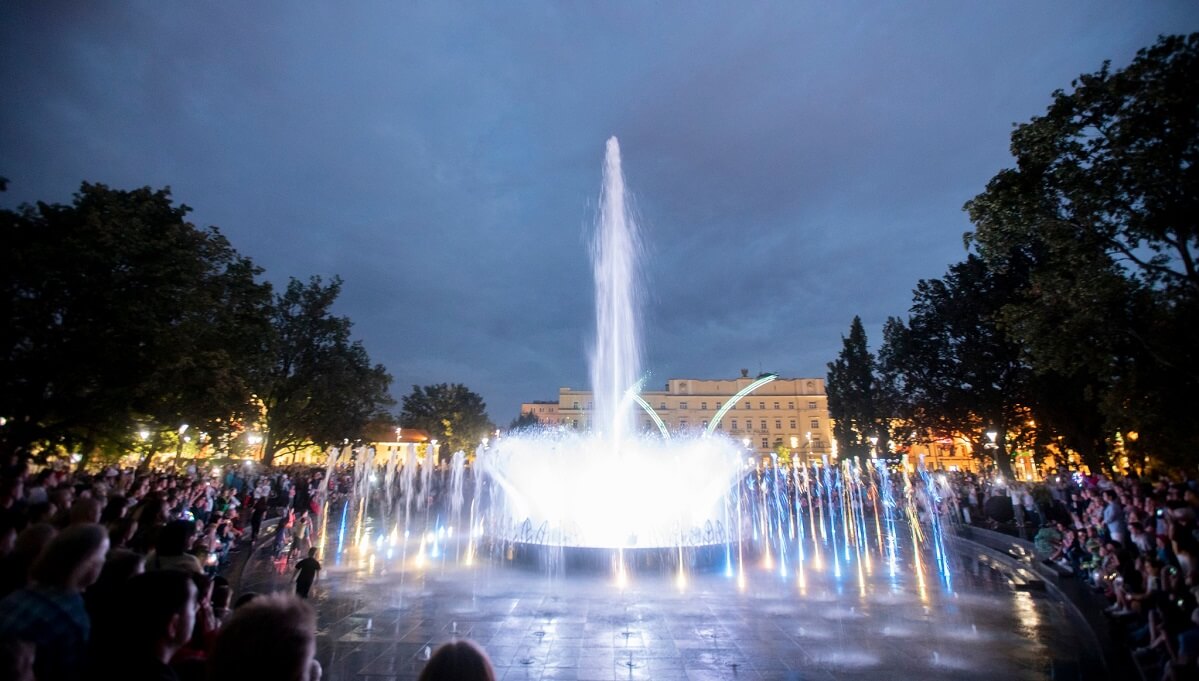 Pokaz fontann na placu Litewskim w Lublinie