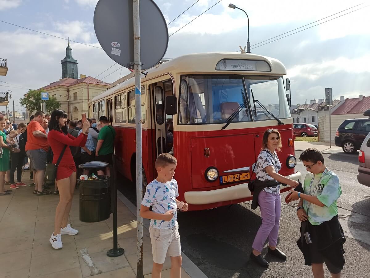 Trolejbus Skoda na linii turystycznej