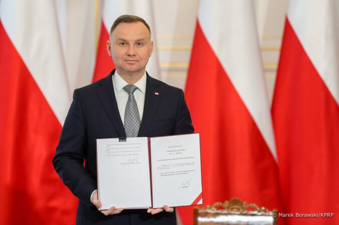 Prezydent Andrzej Duda podpisał ustawę wprowadzającą wakacje kredytowe