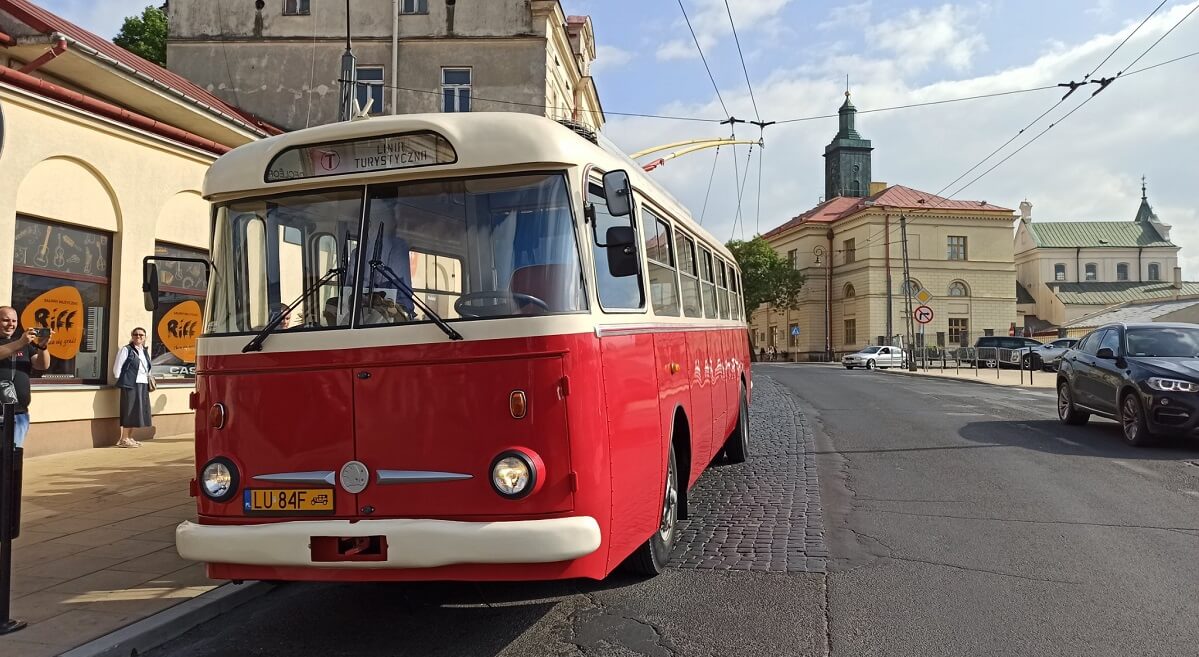 Trolejbus Skoda na linii turystycznej T