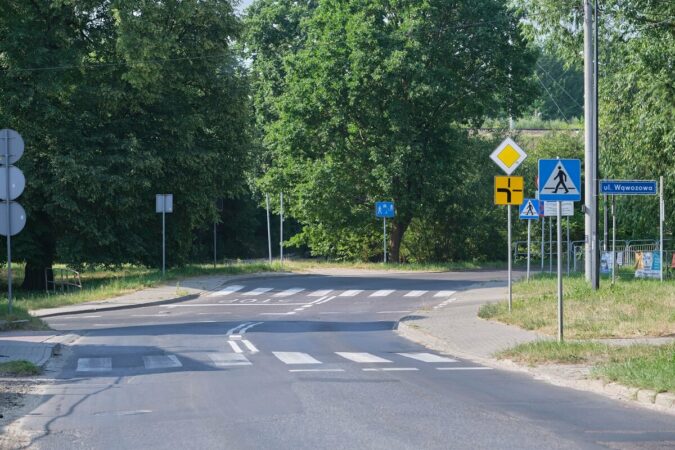 Zmiana pierwszeństwa na skrzyżowaniu ulic Nadbystrzyckiej i Wyżynnej