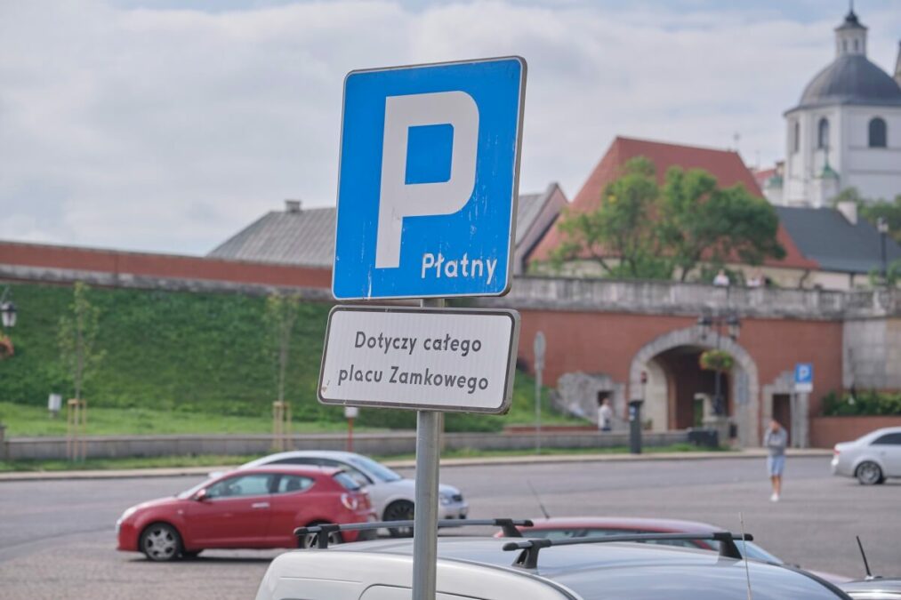 Parkowanie na Placu Zamkowym w Lublinie