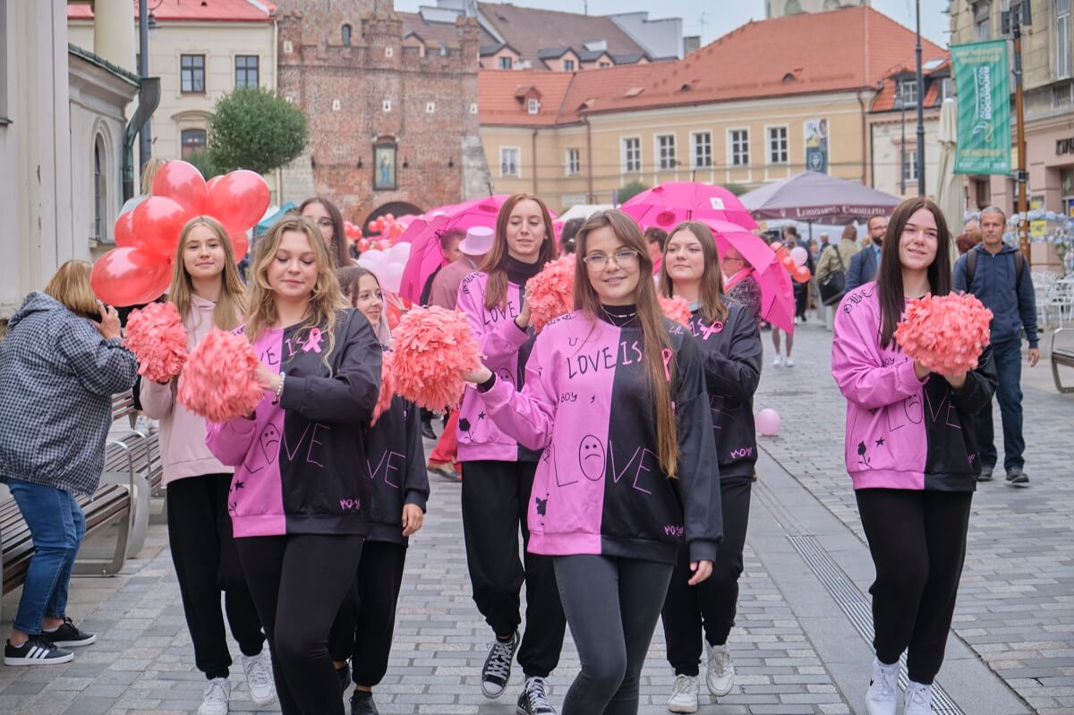 Marsz Różowej Wstążki przejdzie przez Lublin. Ma on przypomnieć mieszkankom miasta o badaniach profilaktycznych