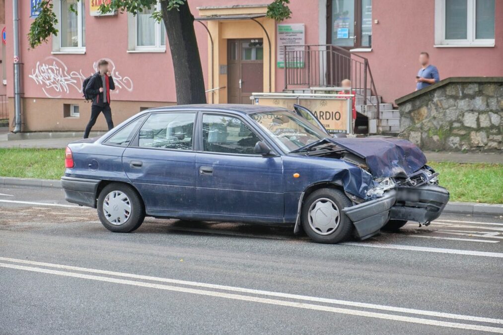 Wypadek na skrzyżowaniu ul. Lipowej i ul. Sztajna