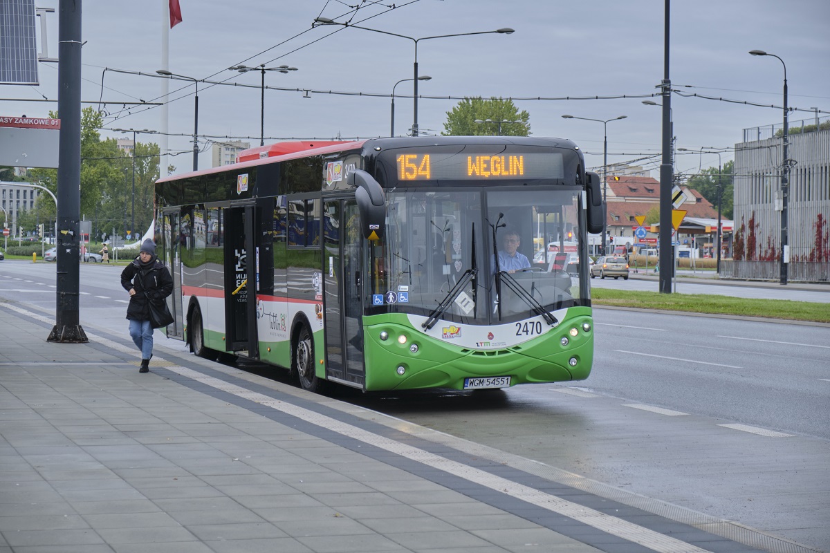 Autobus spalinowy na linii trolejbusowej 154