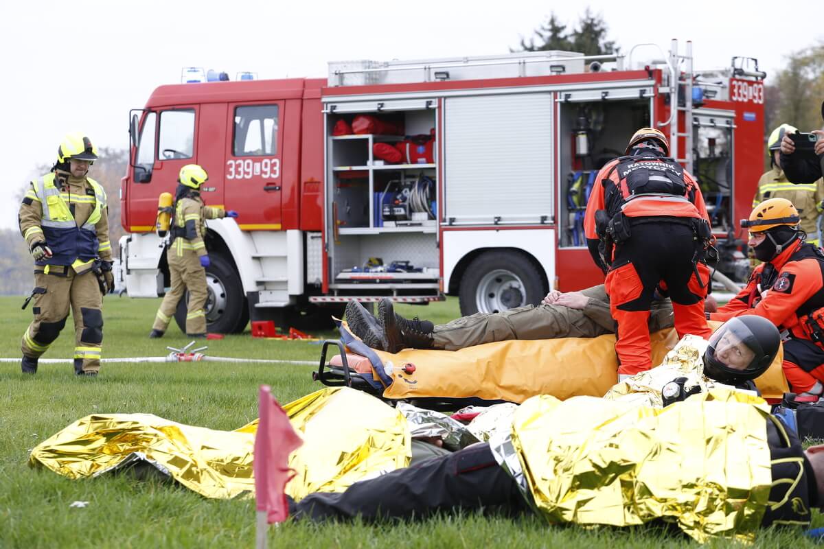 Samolot ze spadochroniarzami uderzył w płytę lotniska pod Lublinem