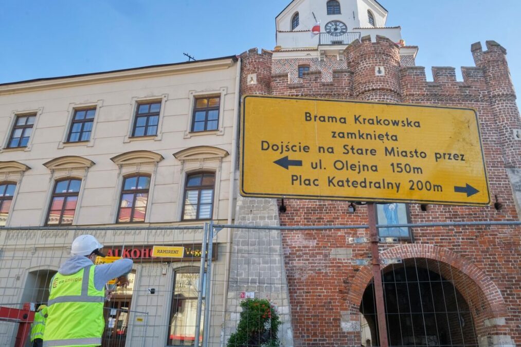 Brama Krakowska zamknięta