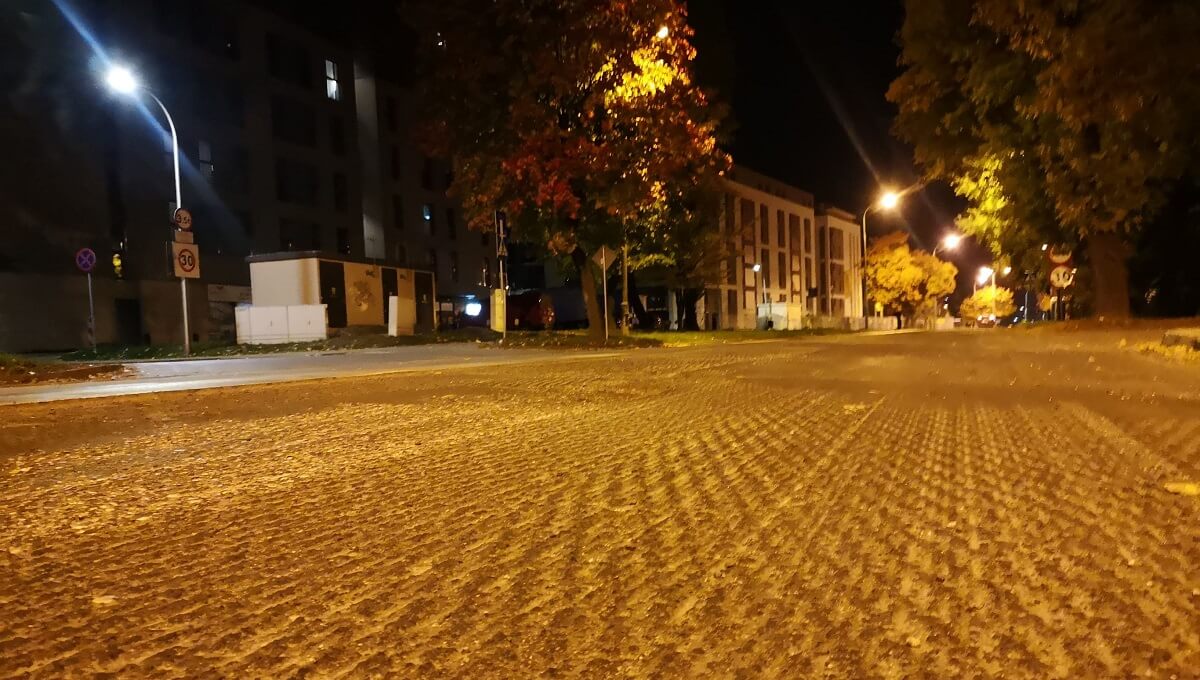 Sfrezowany asfalt na ul. Nałęczowskiej