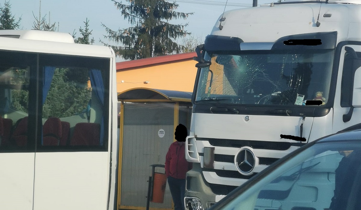 Zderzenie TIR-a z busem pasażerskim w Niemcach