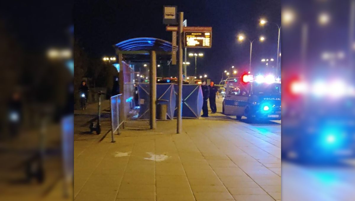 Mężczyzna zmarł na przystanku autobusowym przy al. Tysiąclecia