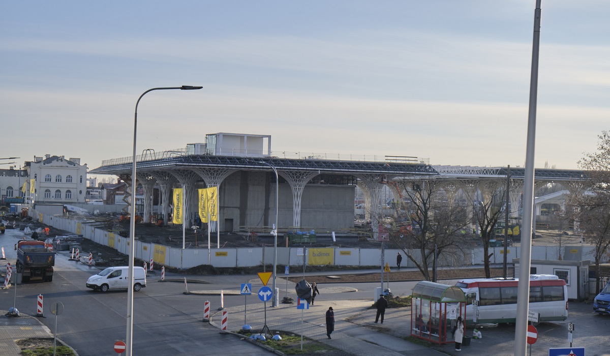 Budowa Dworca Metropolitalnego widoczna z wiaduktu Lubelskiego Lipca '80