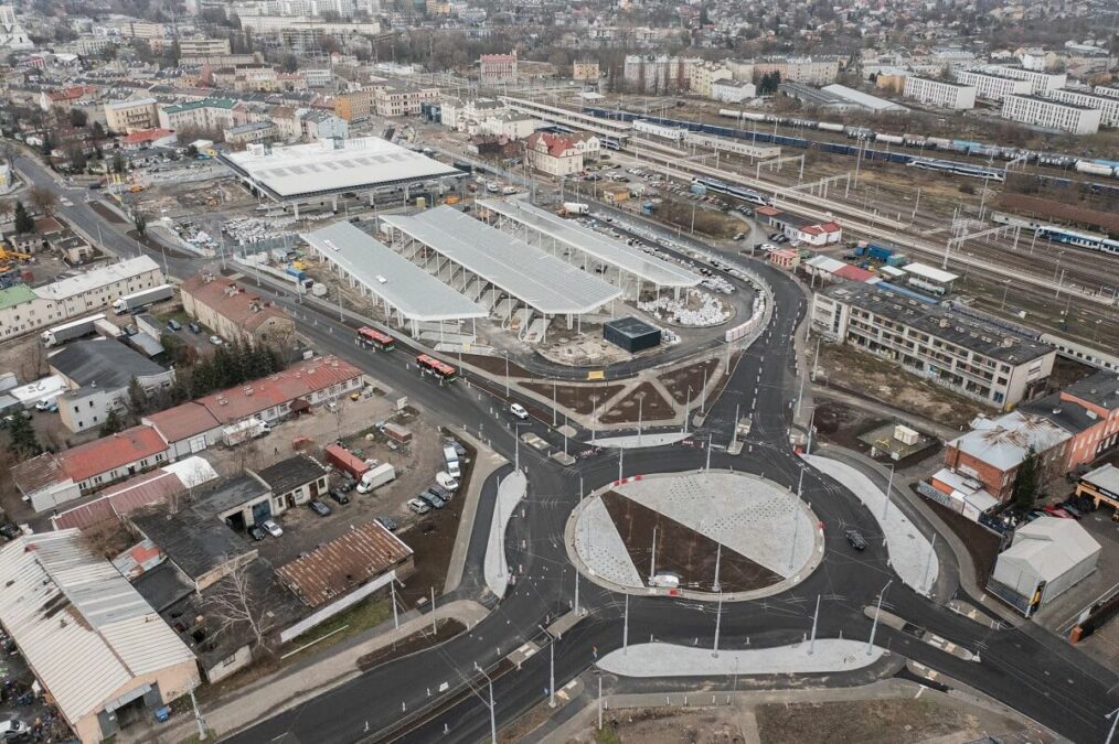 Widok z powietrza na budowę Dworca Metropolitalnego w Lublinie