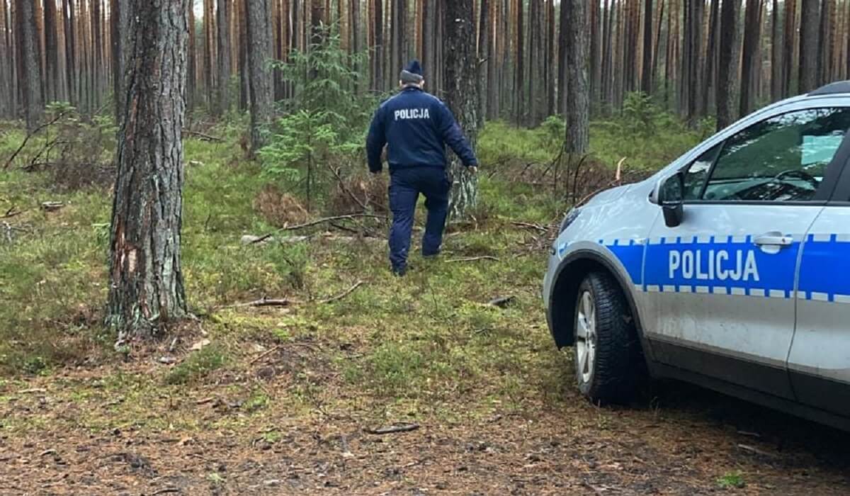 Policjanci znaleźli w lesie pomiędzy miejscowościami Dąbrowica – Ciosmy ciało ojca i córki