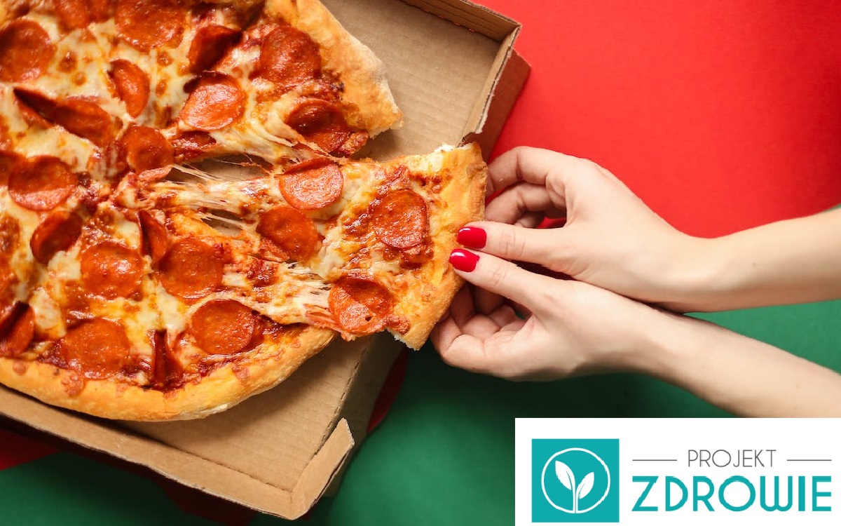 Jak schudnąć jedząc pizzę podczas spotkań ze znajomymi - poznaj 5 skutecznych porad!