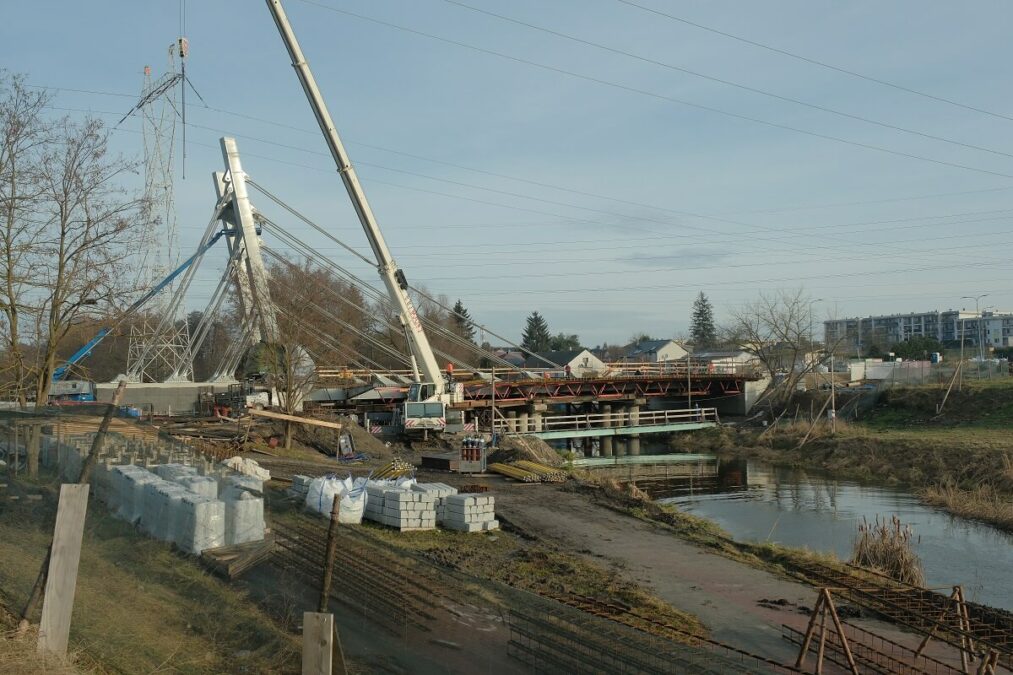 Postęp prac na budowie mostu na Żeglarskiej