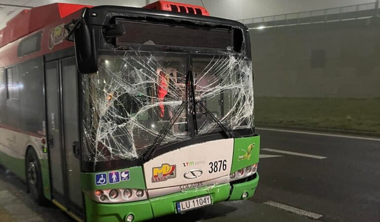 Kierowca trolejbusu nie zdążył wyhamować i zderzył się z autobusem