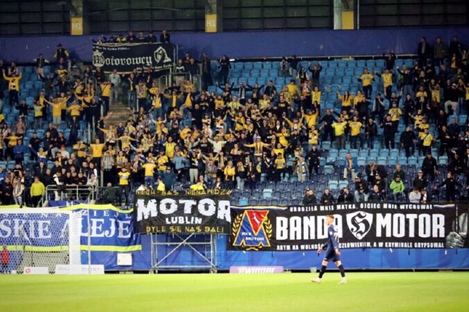 Kibice Motoru Lublin na trybunach Areny Lublin