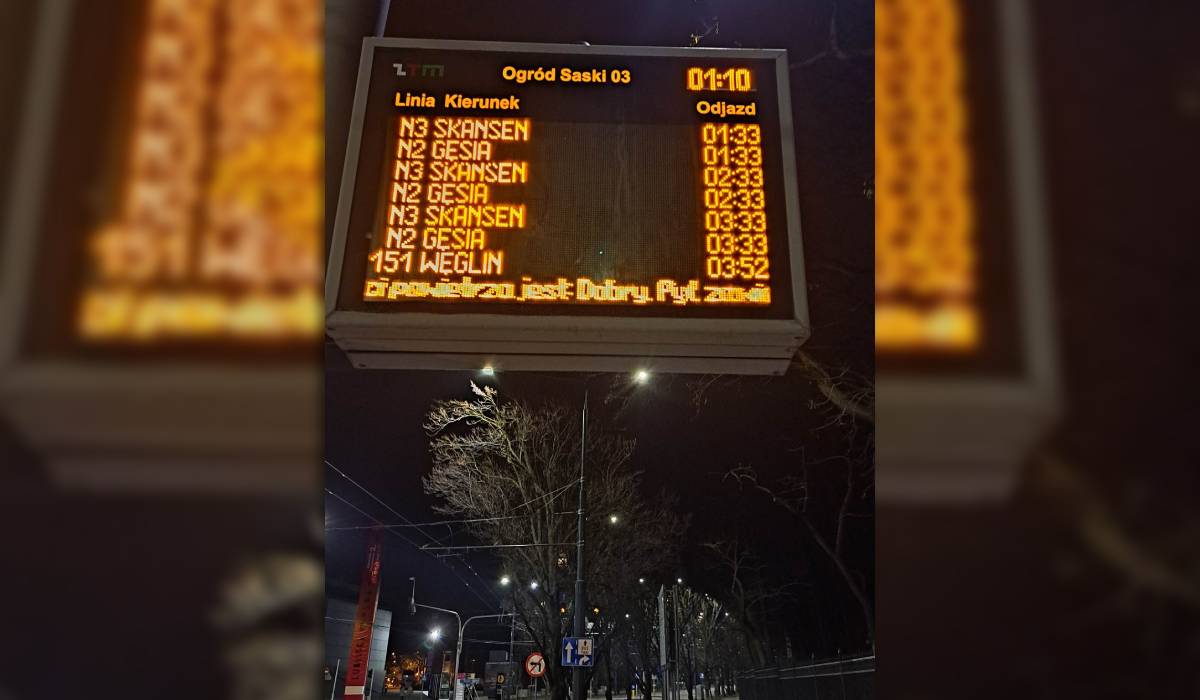 Tablice informacyjne na przystankach wprowadzają pasażerów w błąd. „Czekałam 2 godziny na autobus”