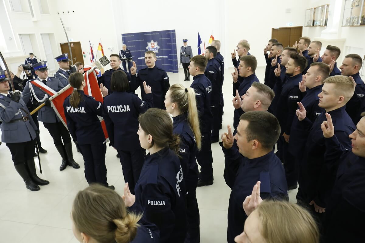 Ślubowanie nowych policjantów w Komendy Wojewódzkiej Policji w Lublinie