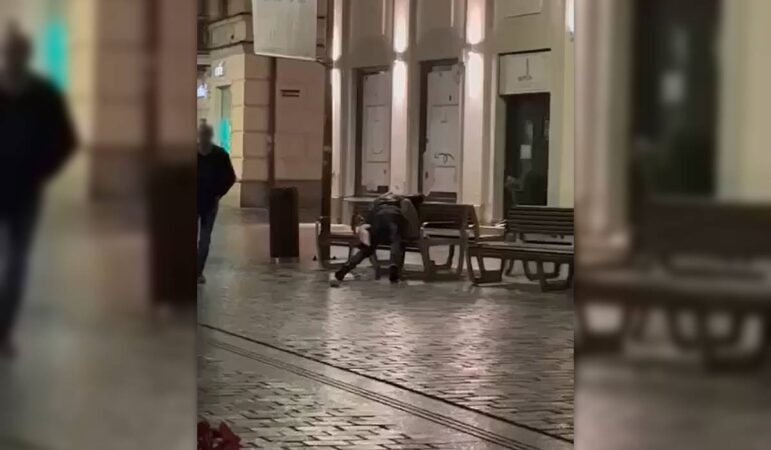 Uprawiali seks na ławce na deptaku w Lublinie