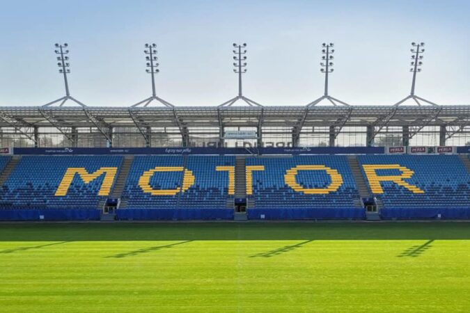 Krzesełka na stadionie Arena Lublin utworzą napis MOTOR
