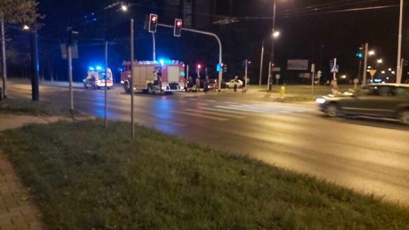 Wypadek na skrzyżowaniu ul. Diamentowa i Romera