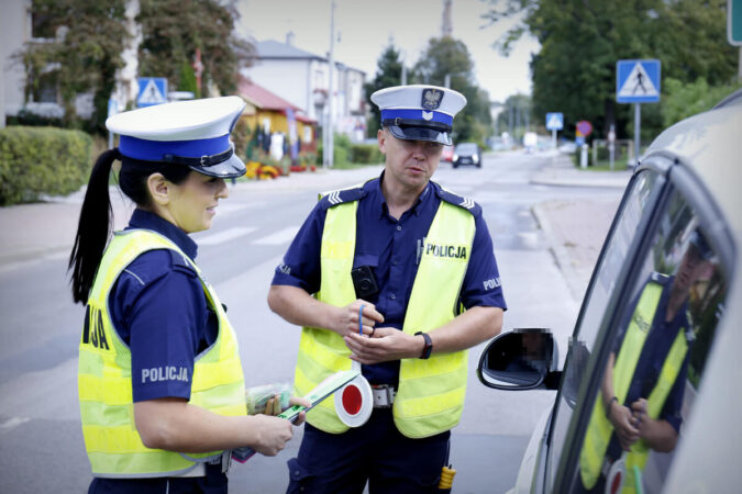 Policja przypomina o obowiązku noszenia odblasków