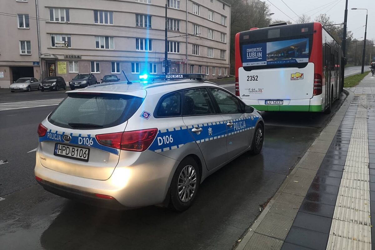 Kierowca autobusu MPK Lublin na linii nr 31 gwałtownie zahamował, by uniknąć zderzenia z autem