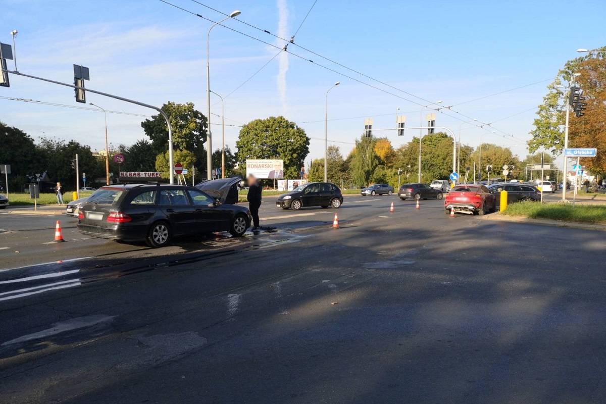 Paraliż al. Kraśnickiej po zderzeniu aut na skrzyżowaniu z ul. Głęboką