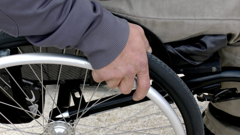 Wózek inwalidzki, Niepełnosprawny