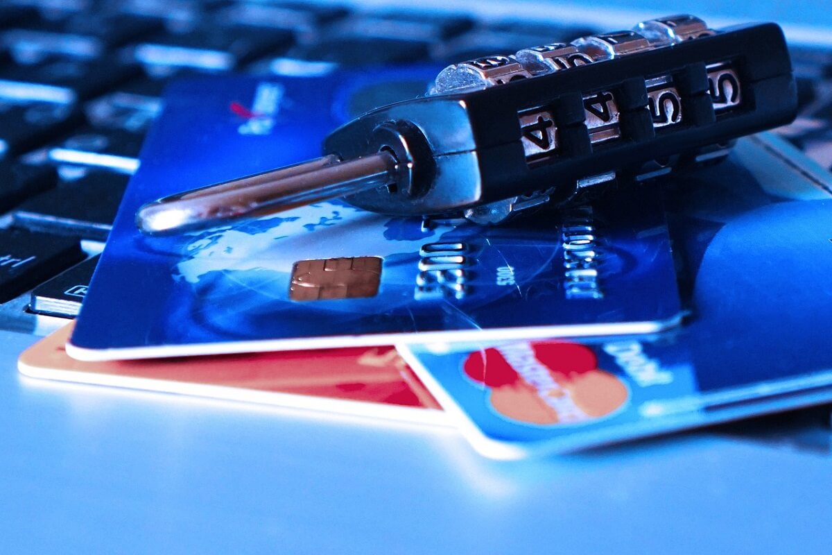 karty kredytowe kłódka