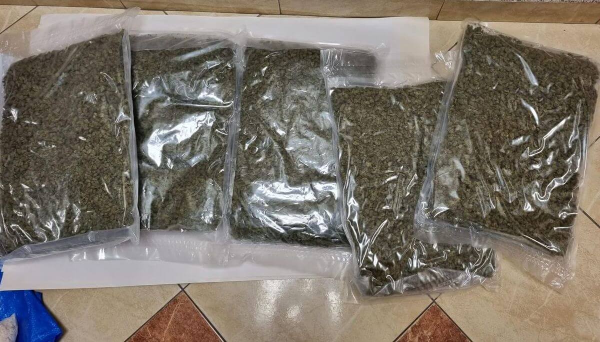 Porcje marihuany znalezione przez policje
