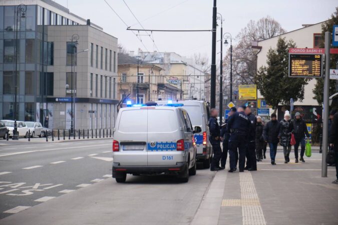 Policjanci zatrzymali sprawców próby kradzieży w Biedronce przy ul. Lipowej
