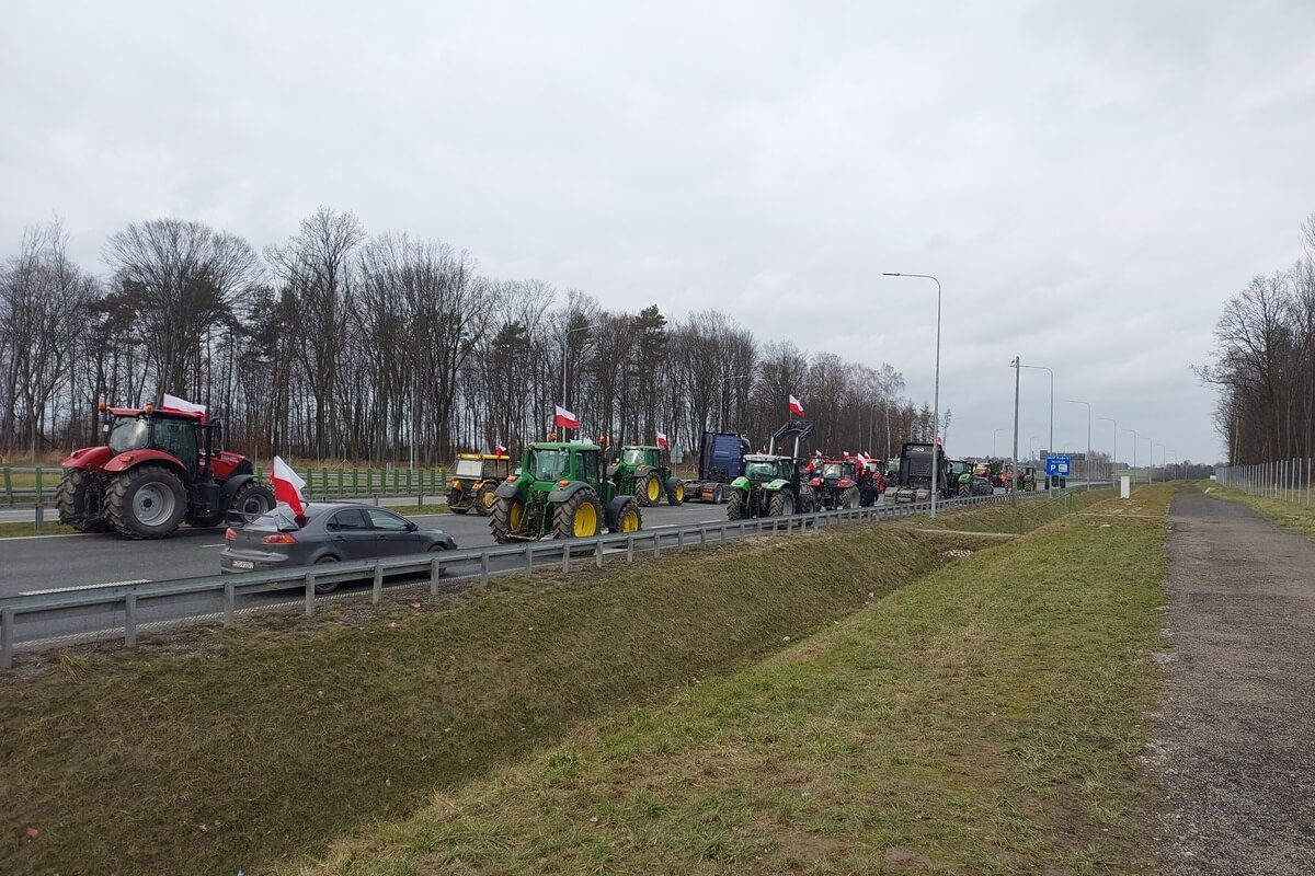 Drugi dzień protestu rolników w Kraśniku na S19