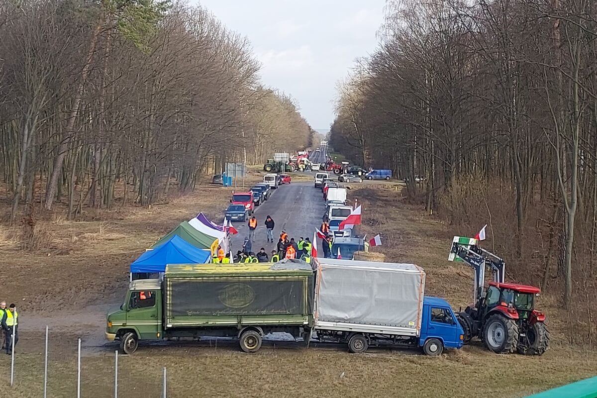Drugi dzień protestu rolników w Kraśniku na S19