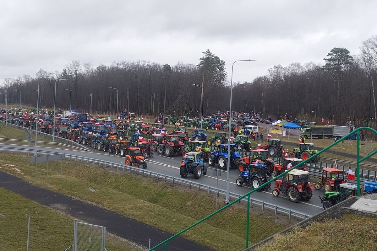 Dziewiąty, ostatni dzień protestu rolników w Kraśniku na DK19 i S19. Organizatorzy: „Wykonaliśmy kawał dobrej roboty”