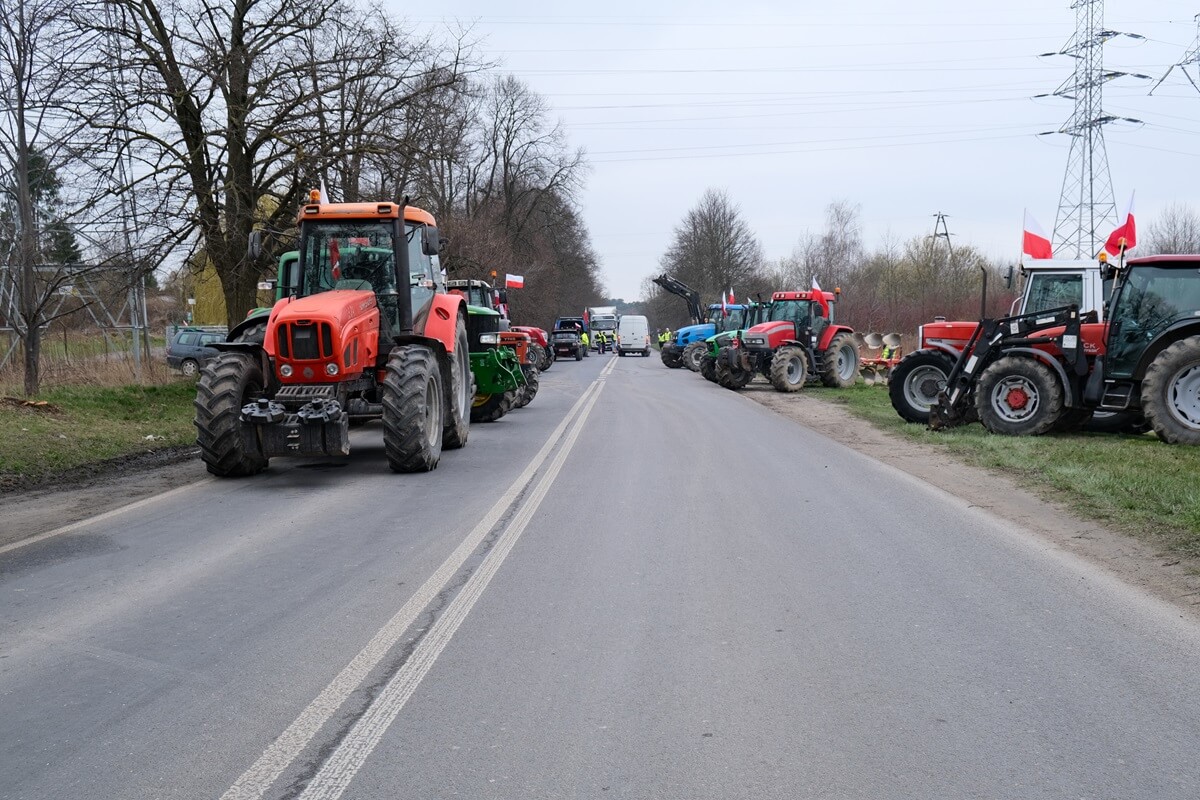 Protest rolników w Lublinie na skrzyżowaniu Zemborzycka - Osmolicka - Żeglarska