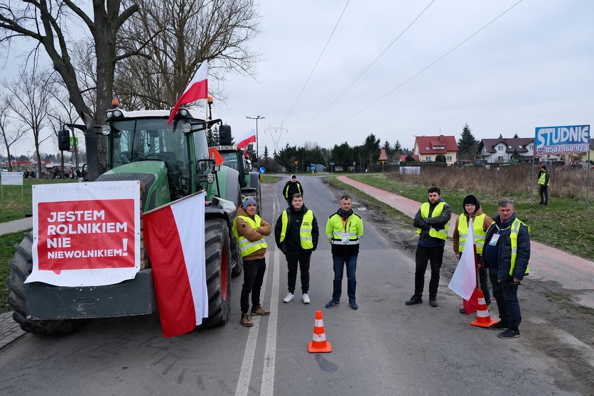 Protest rolników w Lublinie na skrzyżowaniu Krężnicka - Janowska - Żeglarska