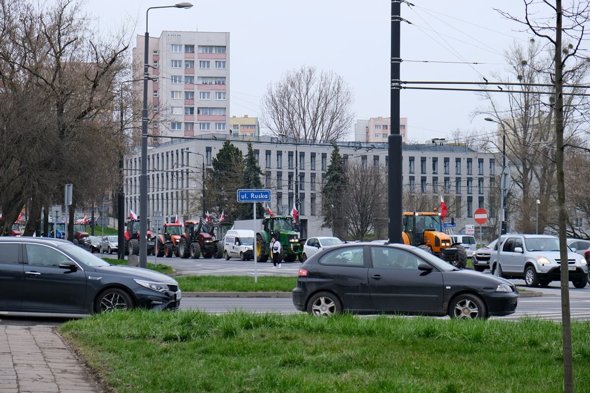 Rolnicy na zakończenie protestu wjechali do centrum Lublina