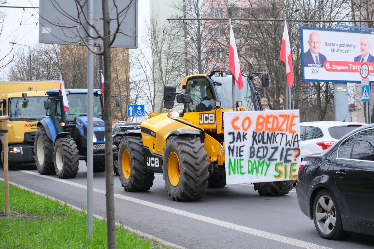 Rolnicy na zakończenie protestu wjechali do centrum Lublina