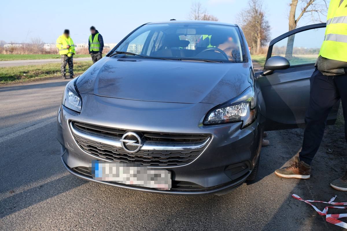 Kierowca opla wjechał w protestujących rolników na ul. Zemborzyckiej w Lublinie