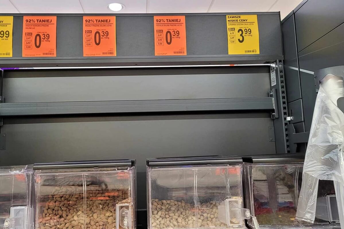 Promocja na pistacje, migdały i orzechy nerkowca na wagę w cenie 3,99 zł/kg w Biedronce