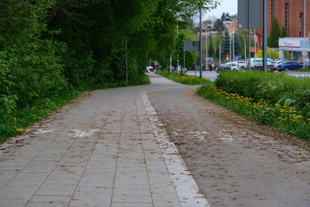 Drugie podejście do budowy ścieżki wzdłuż al. Warszawskiej. Miasto planuje wydać blisko 400 tys. zł za 900 metrów nowej ścieżki