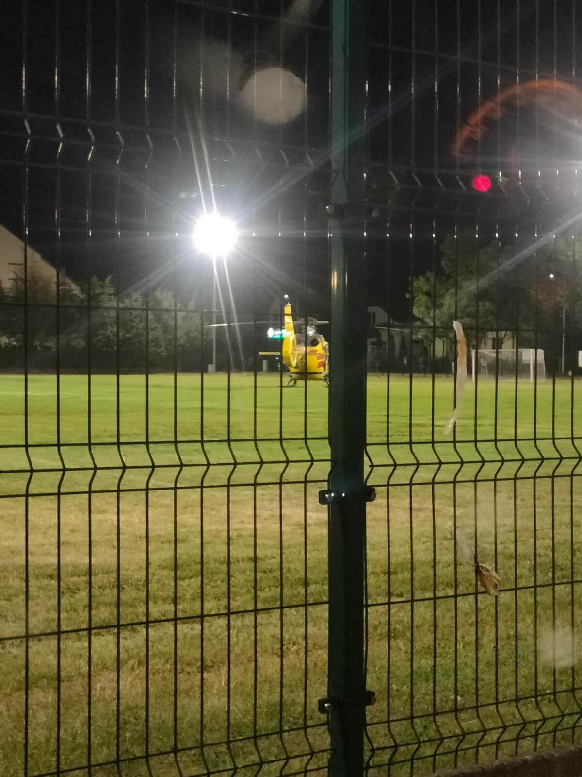 Śmigłowiec LPR wylądował na boisku w Niedrzwicy Dużej