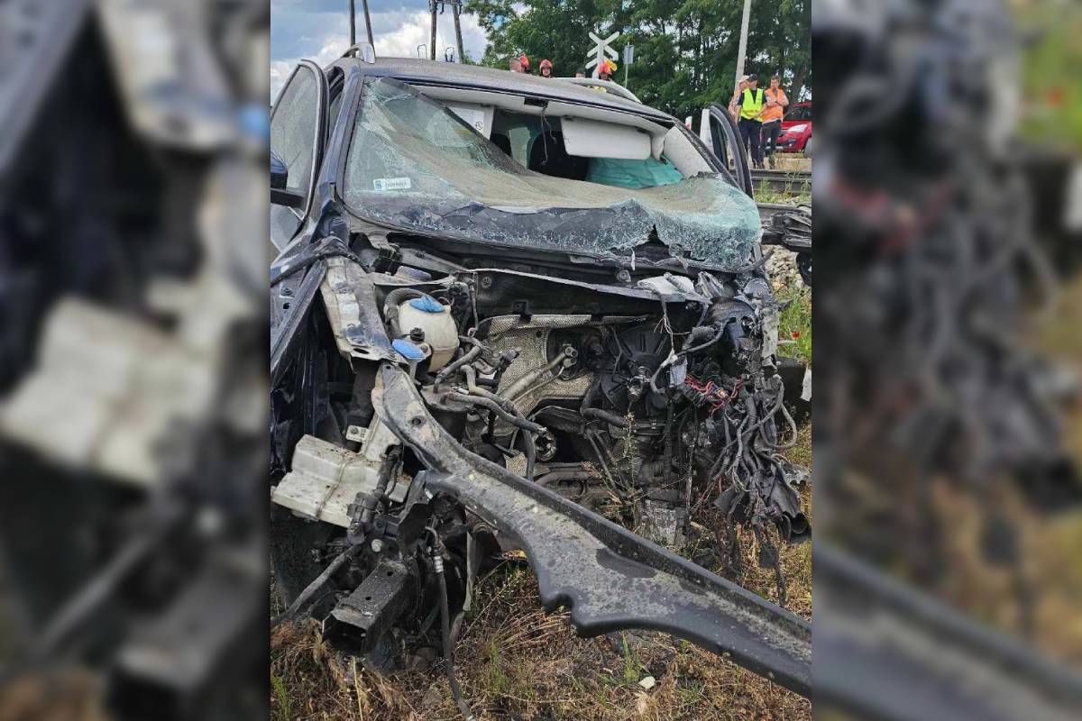 Wjechał volkswagenem pod pociąg w Starościcach, gmina Milejów