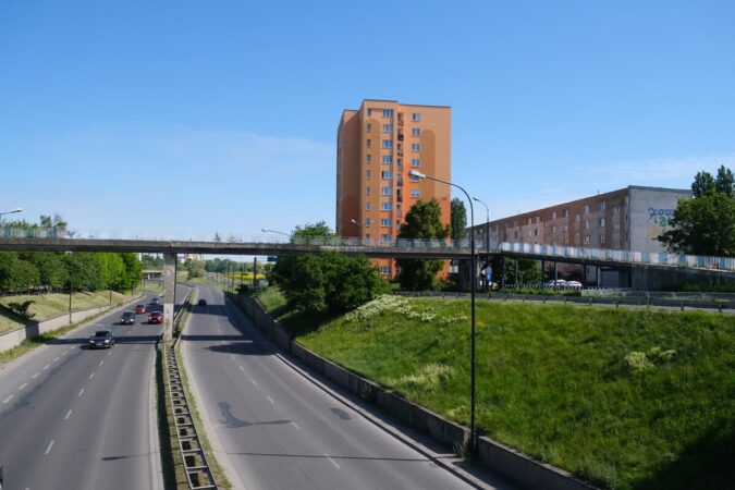 Wyłączona z użytku kładka nad al. Tysiąclecia