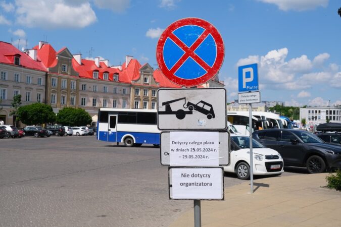 Zakaz parkowania na Placu Zamkowym w dniach 25-29 maja