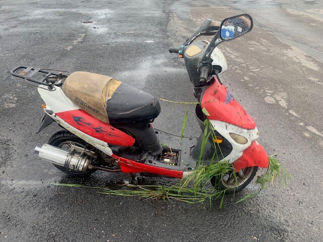 Pijany motorowerzysta na skuterze